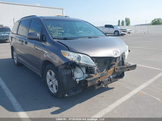 Продаж на аукціоні авто 2011 Toyota Sienna, vin: 5TDZK3DC0BS149368, номер лоту: 12658161