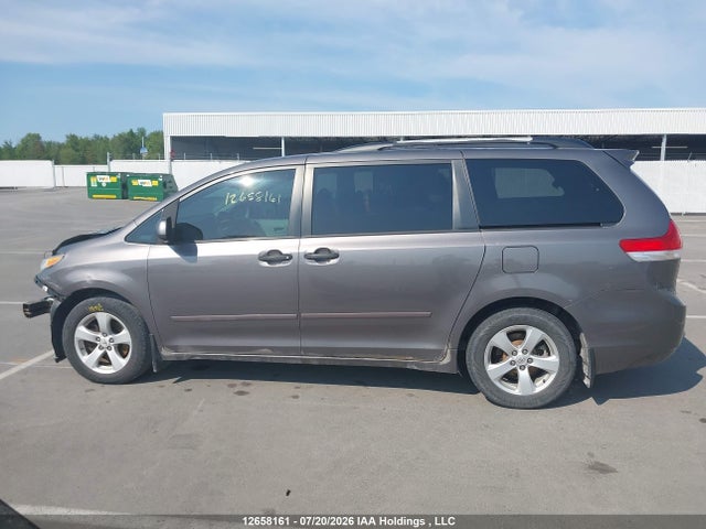 Продаж на аукціоні авто 2011 Toyota Sienna, vin: 5TDZK3DC0BS149368, номер лоту: 12658161