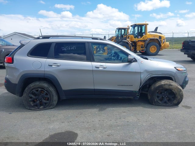 2016 Jeep Cherokee Trailhawk მანქანა იყიდება აუქციონზე, vin: 1C4PJMBS1GW365974, აუქციონის ნომერი: 12658215