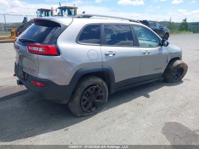 2016 Jeep Cherokee Trailhawk მანქანა იყიდება აუქციონზე, vin: 1C4PJMBS1GW365974, აუქციონის ნომერი: 12658215