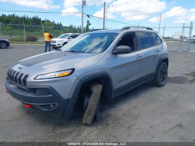 2016 Jeep Cherokee Trailhawk მანქანა იყიდება აუქციონზე, vin: 1C4PJMBS1GW365974, აუქციონის ნომერი: 12658215