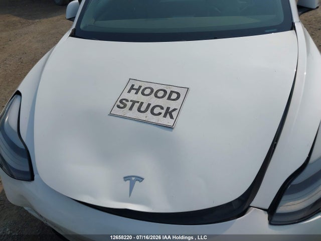 5YJ3E1EB9NF126493 Tesla Model 3 Long Range