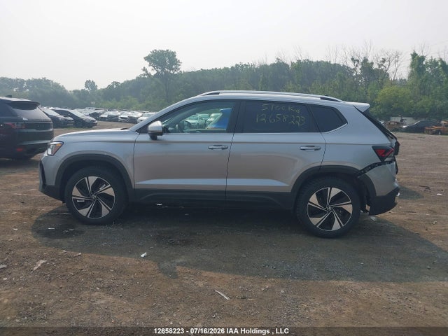 Volkswagen TAOS SE 2025 3VVUC7B23SM067550 Image 13