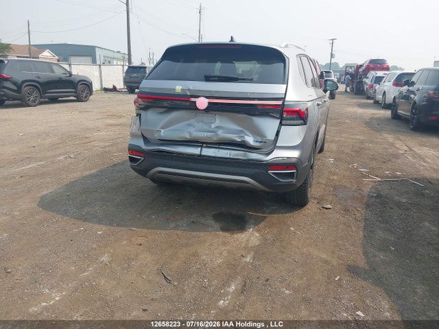 Volkswagen TAOS SE 2025 3VVUC7B23SM067550 Image 4
