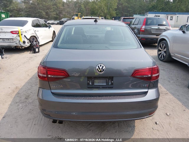 3VWD67AJ5GM303067 Volkswagen JETTA SE