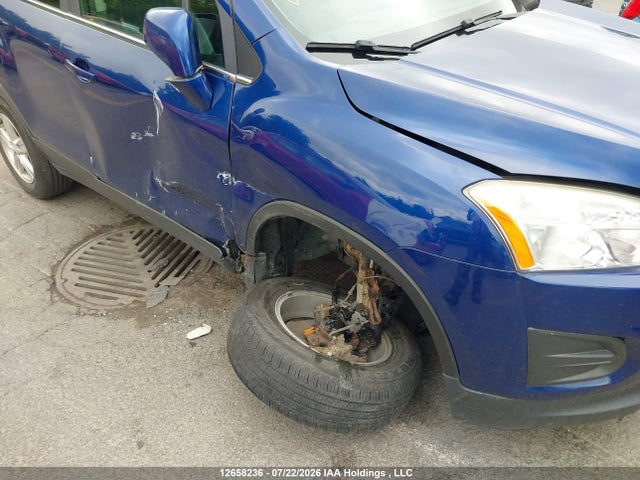 3GNCJPSB5GL129275 Chevrolet Trax Lt