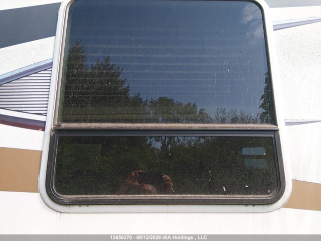 2011 Crossroads 5th Wheel მანქანა იყიდება აუქციონზე, vin: 4V0FC3128BE006305, აუქციონის ნომერი: 12658270