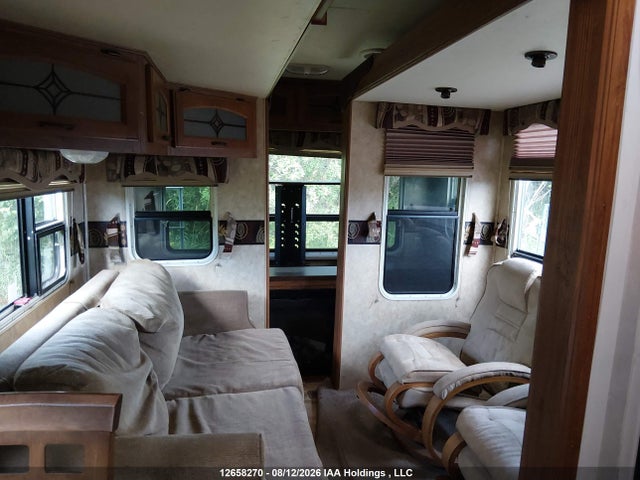 2011 Crossroads 5th Wheel მანქანა იყიდება აუქციონზე, vin: 4V0FC3128BE006305, აუქციონის ნომერი: 12658270