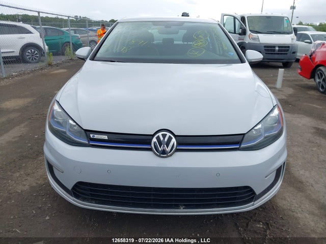 2017 Volkswagen E-golf Sel Premium მანქანა იყიდება აუქციონზე, vin: WVWPR7AU4HW951891, აუქციონის ნომერი: 12658319