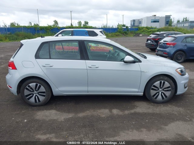 2017 Volkswagen E-golf Sel Premium მანქანა იყიდება აუქციონზე, vin: WVWPR7AU4HW951891, აუქციონის ნომერი: 12658319