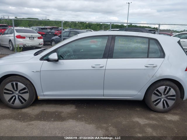 2017 Volkswagen E-golf Sel Premium მანქანა იყიდება აუქციონზე, vin: WVWPR7AU4HW951891, აუქციონის ნომერი: 12658319