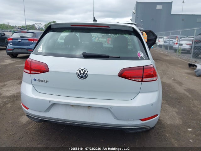 2017 Volkswagen E-golf Sel Premium მანქანა იყიდება აუქციონზე, vin: WVWPR7AU4HW951891, აუქციონის ნომერი: 12658319