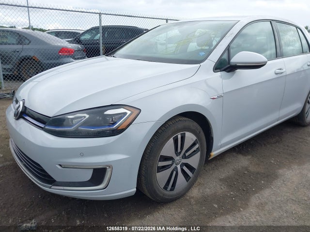 2017 Volkswagen E-golf Sel Premium მანქანა იყიდება აუქციონზე, vin: WVWPR7AU4HW951891, აუქციონის ნომერი: 12658319