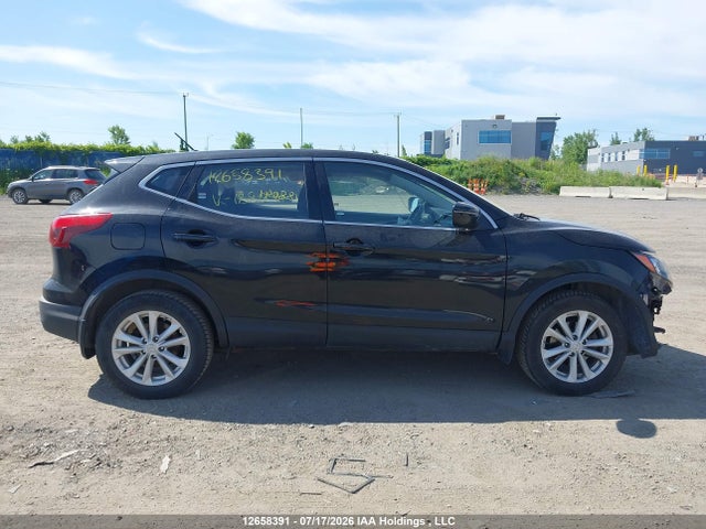 JN1BJ1CP0JW188041 Nissan Qashqai S/sv