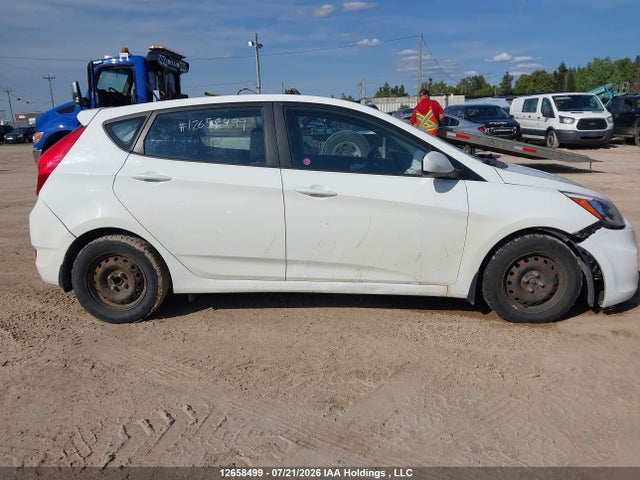 2016 Hyundai Accent Gl მანქანა იყიდება აუქციონზე, vin: KMHCT5AE2GU249460, აუქციონის ნომერი: 12658499