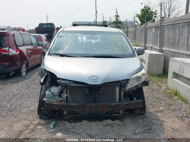 12658506 :رقم المزاد ، 5TDKK3DC3BS108282 vin ، 2011 Toyota Sienna Le 8 Passenger مزاد بيع