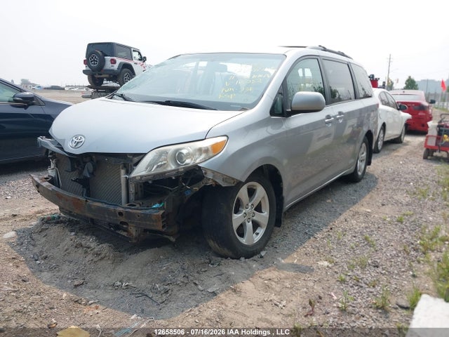 12658506 :رقم المزاد ، 5TDKK3DC3BS108282 vin ، 2011 Toyota Sienna Le 8 Passenger مزاد بيع