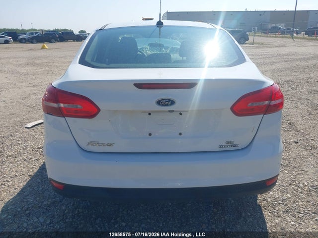 Ford FOCUS SE 2016 1FADP3F27GL291943 Image 16