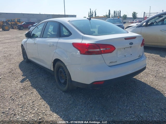 Ford FOCUS SE 2016 1FADP3F27GL291943 Image 3