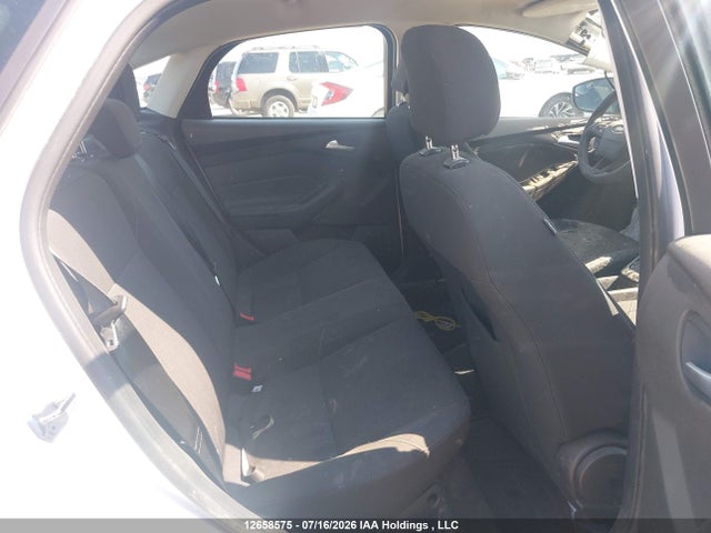 Ford FOCUS SE 2016 1FADP3F27GL291943 Image 8