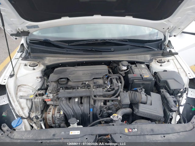 KMHLM4AG8NU340268 Hyundai Elantra Preferred Ivt