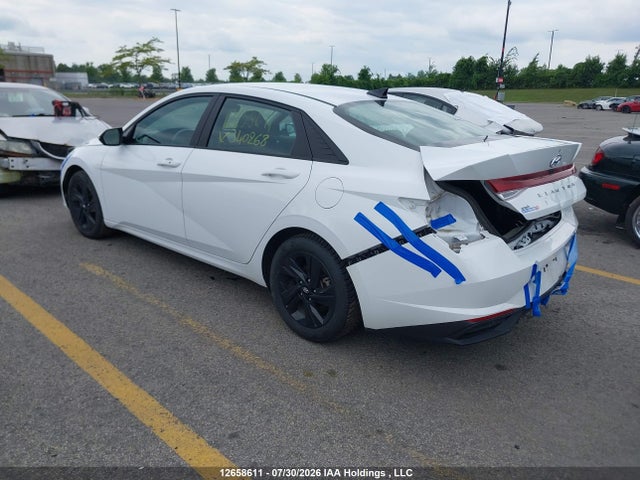 KMHLM4AG8NU340268 Hyundai Elantra Preferred Ivt