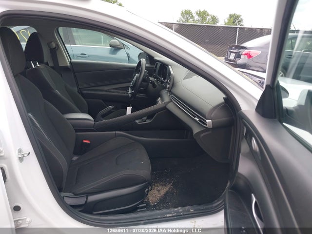 KMHLM4AG8NU340268 Hyundai Elantra Preferred Ivt