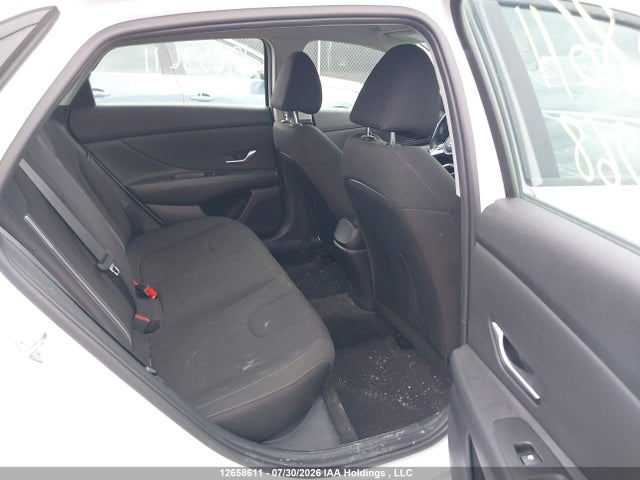 KMHLM4AG8NU340268 Hyundai Elantra Preferred Ivt