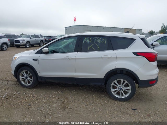 Ford ESCAPE SE 2019 1FMCU9GD7KUC16014 Image 14