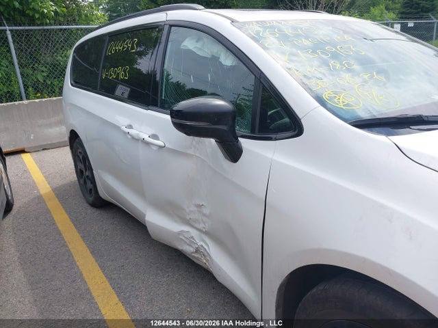 2C4RC1S74RR130963 Chrysler Pacifica Plug-in Hybrid Premium S Appearance