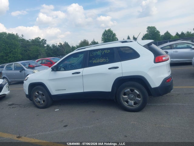 1C4PJMAB3FW769553 Jeep Cherokee Sport