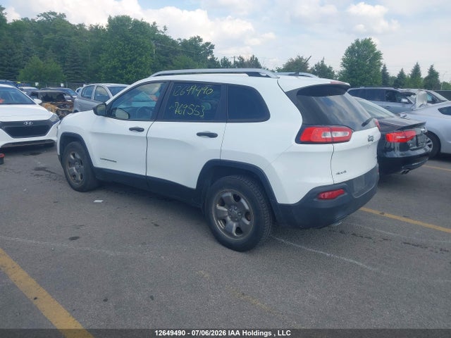 1C4PJMAB3FW769553 Jeep Cherokee Sport