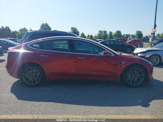 12658741 :رقم المزاد ، 5YJ3E1EBXJF126965 vin ، 2018 Tesla Model 3 Long Range/performance مزاد بيع
