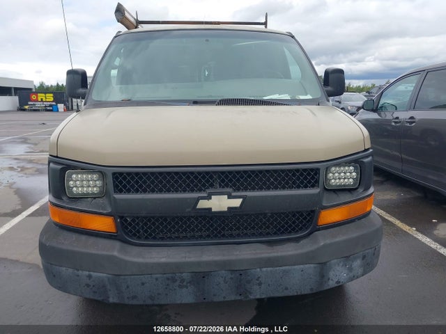 12658800 :رقم المزاد ، 1GCGG29V541156054 vin ، 2004 Chevrolet Express 2500 مزاد بيع