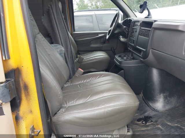 12658800 :رقم المزاد ، 1GCGG29V541156054 vin ، 2004 Chevrolet Express 2500 مزاد بيع