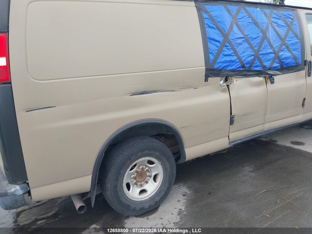 12658800 :رقم المزاد ، 1GCGG29V541156054 vin ، 2004 Chevrolet Express 2500 مزاد بيع