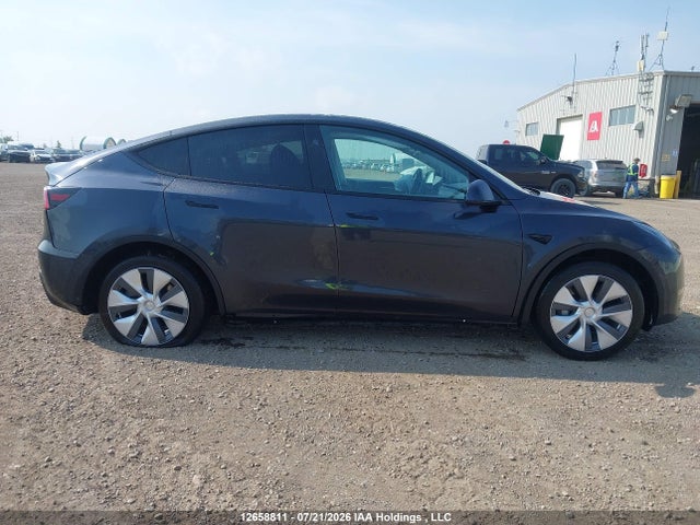Tesla Model Y 2024 7SAYGDEE0RF079620 Image 14