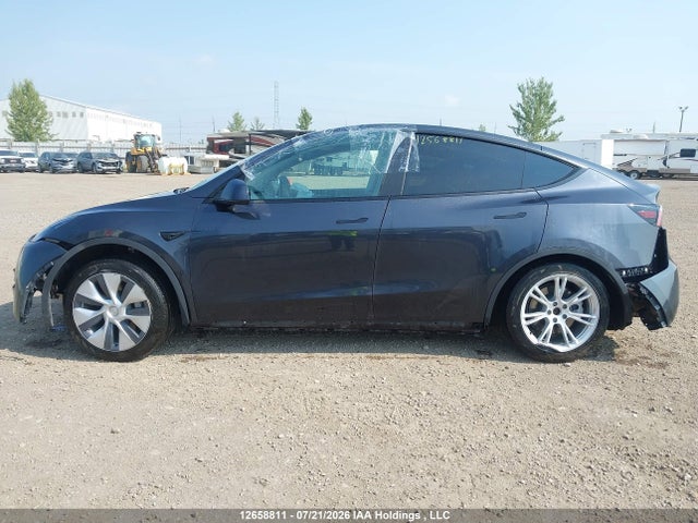 Tesla Model Y 2024 7SAYGDEE0RF079620 Image 15