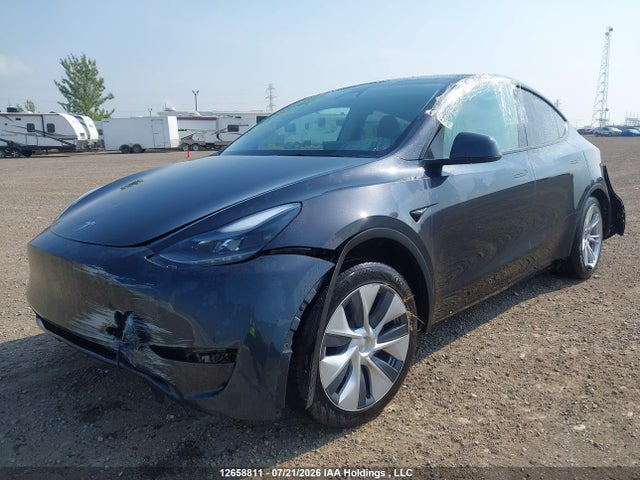Tesla Model Y 2024 7SAYGDEE0RF079620 Image 2