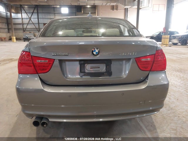 12658836 :رقم المزاد ، WBAPK7C58BA818398 vin ، 2011 Bmw 328 Xi مزاد بيع
