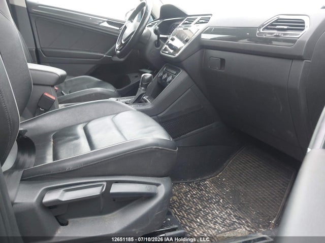 3VV4B7AX0JM192083 Volkswagen Tiguan Highline