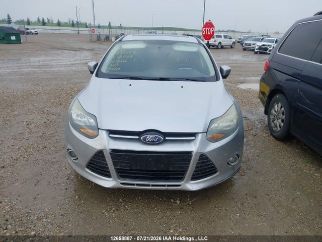 2014 Ford Focus Titanium მანქანა იყიდება აუქციონზე, vin: 1FADP3N27EL261209, აუქციონის ნომერი: 12658887