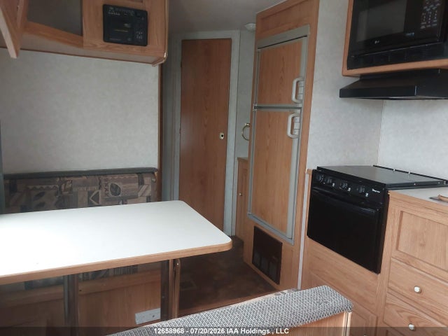 Продажа на аукционе авто 2003 Trailer Salem, vin: 4X4TSMF243T102048, номер лота: 12658968