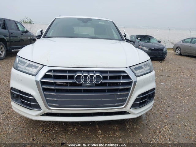 WA1FNAFY1J2139438 Audi Q5 Technik S-line