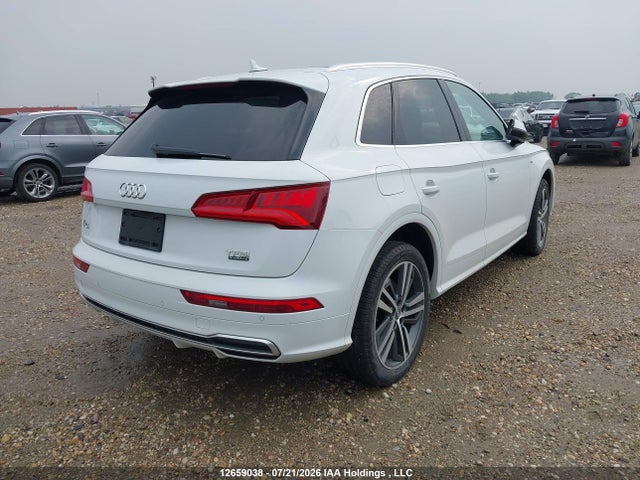 WA1FNAFY1J2139438 Audi Q5 Technik S-line
