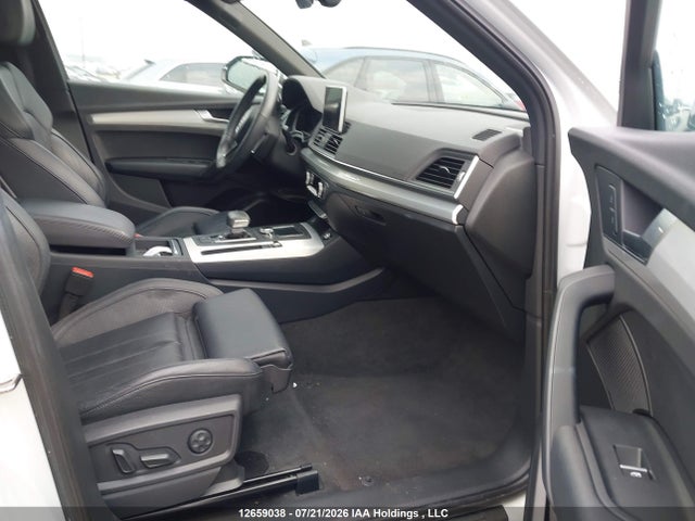 WA1FNAFY1J2139438 Audi Q5 Technik S-line