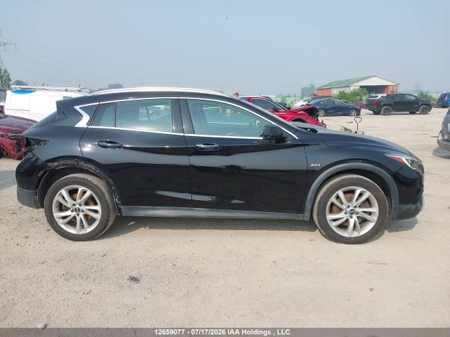 Infiniti QX30 2017 SJKCH5CR8HA017032 Image 14
