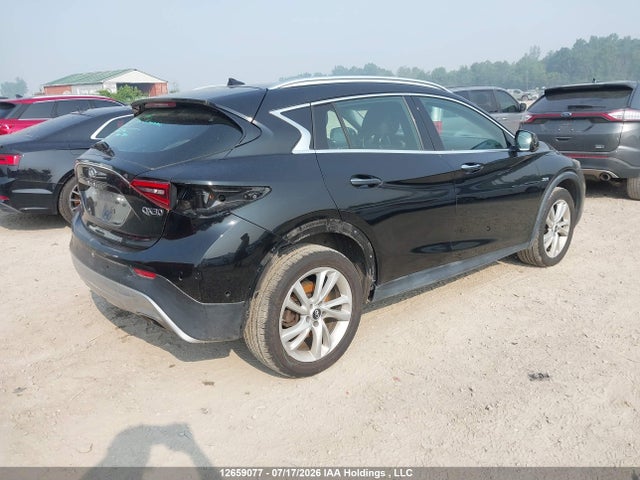 Infiniti QX30 2017 SJKCH5CR8HA017032 Image 4