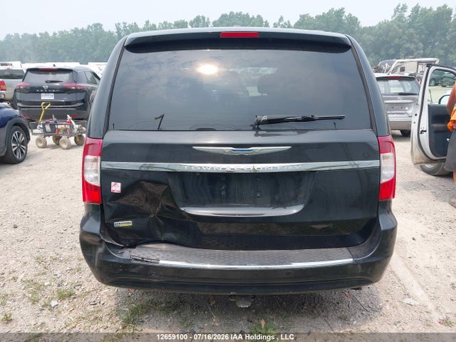 2015 Chrysler Town & Country Touring L მანქანა იყიდება აუქციონზე, vin: 2C4RC1CG2FR697070, აუქციონის ნომერი: 12659100