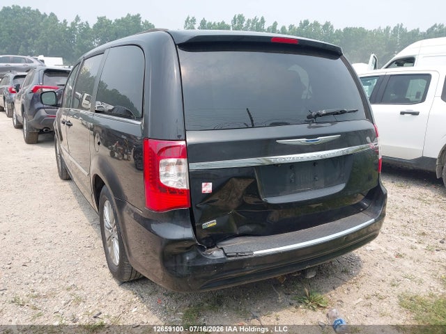 2015 Chrysler Town & Country Touring L მანქანა იყიდება აუქციონზე, vin: 2C4RC1CG2FR697070, აუქციონის ნომერი: 12659100